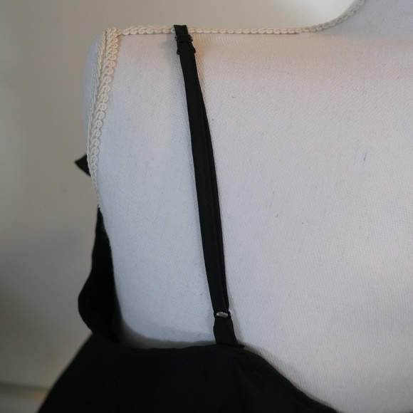 Black Ruffle Top Miley Cyrus - Picture 4 of 6